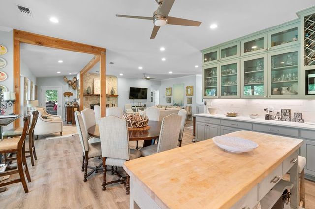 290 Cardinal Hill, Ingram, TX 78025