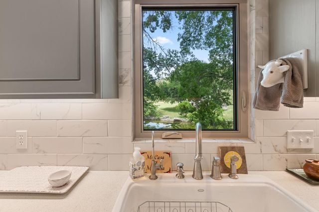 290 Cardinal Hill, Ingram, TX 78025