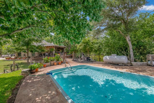 290 Cardinal Hill, Ingram, TX 78025