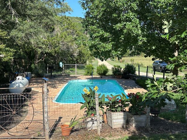 290 Cardinal Hill, Ingram, TX 78025