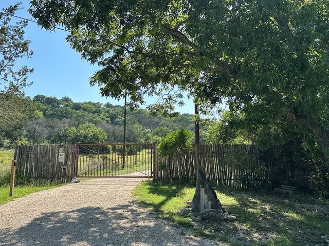 290 Cardinal Hill, Ingram, TX 78025