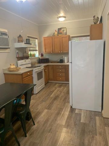 290 Cardinal Hill, Ingram, TX 78025