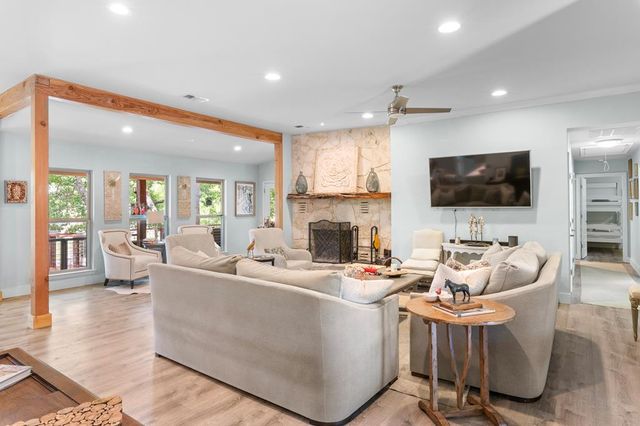 290 Cardinal Hill, Ingram, TX 78025