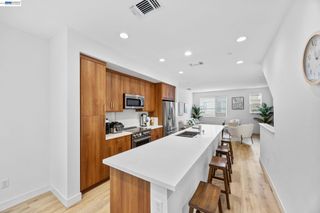 117 Uptown Cir, Oakland, CA 94607