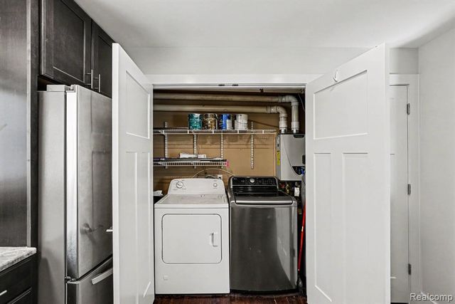 9315 Hillcrest Road, Clarkston, MI 48348