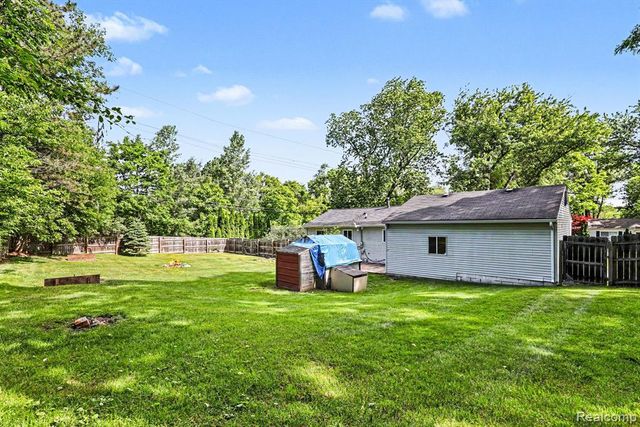 9315 Hillcrest Road, Clarkston, MI 48348