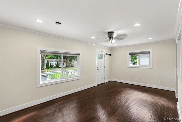 9315 Hillcrest Road, Clarkston, MI 48348