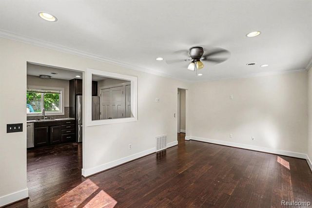 9315 Hillcrest Road, Clarkston, MI 48348