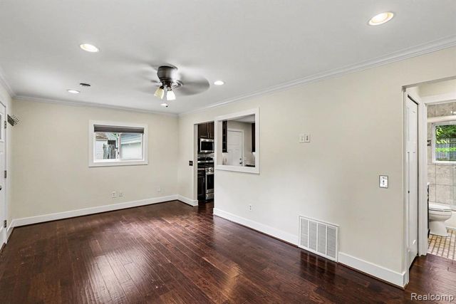 9315 Hillcrest Road, Clarkston, MI 48348