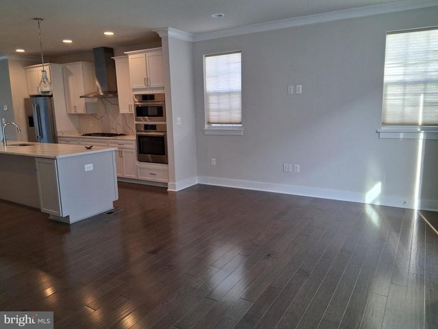 5158 RIDGEVIEW RETREAT DR, Chantilly, VA 20151