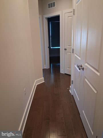 5158 RIDGEVIEW RETREAT DR, Chantilly, VA 20151