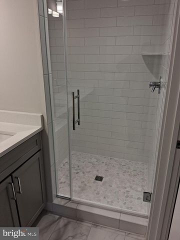 5158 RIDGEVIEW RETREAT DR, Chantilly, VA 20151