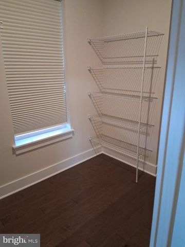 5158 RIDGEVIEW RETREAT DR, Chantilly, VA 20151