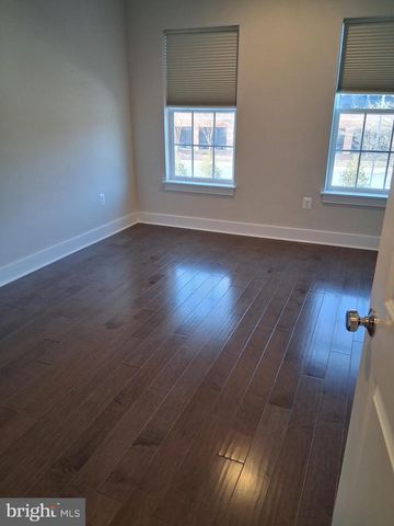 5158 RIDGEVIEW RETREAT DR, Chantilly, VA 20151