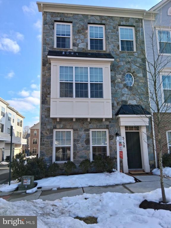 5158 RIDGEVIEW RETREAT DR, Chantilly, VA 20151