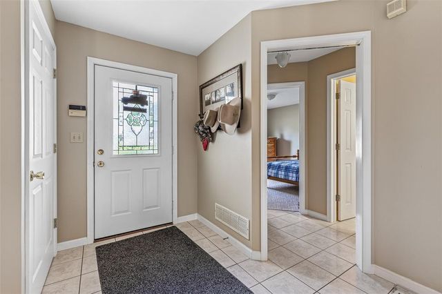 303 Holly Tree Lane, Farmington, MO 63640