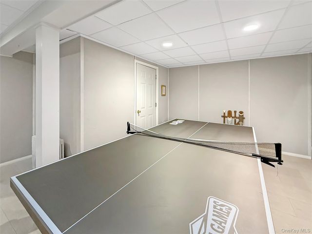 31 Highland Road, Southampton, NY 11968