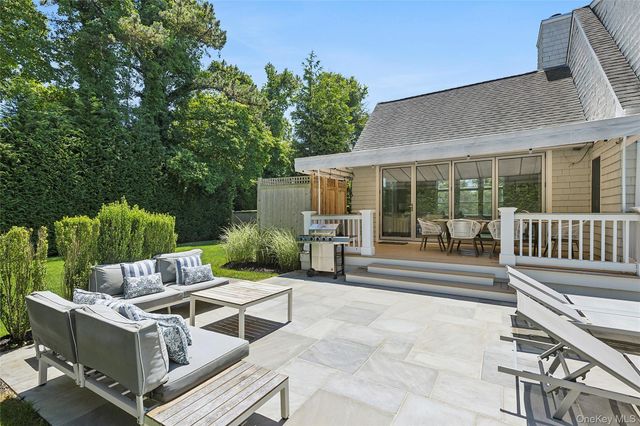 31 Highland Road, Southampton, NY 11968