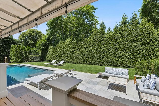 31 Highland Road, Southampton, NY 11968