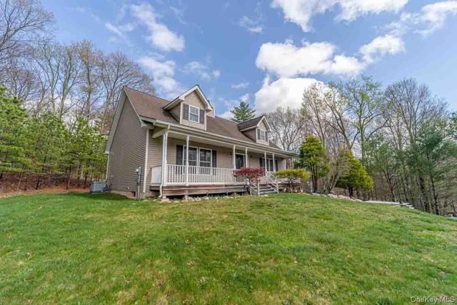 6 Stonybrook Road, Pine Bush, NY 12566