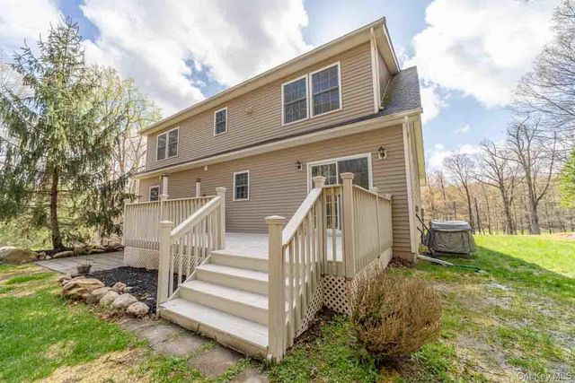 6 Stonybrook Road, Pine Bush, NY 12566