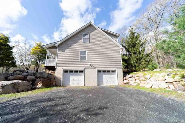 6 Stonybrook Road, Pine Bush, NY 12566
