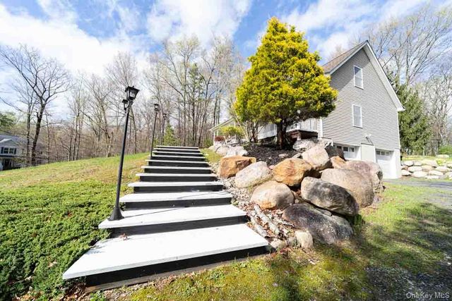 6 Stonybrook Road, Pine Bush, NY 12566