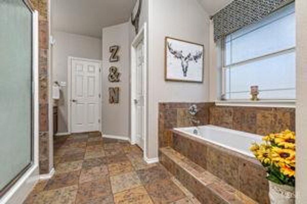 Image 17 of property listing at 6021 Stratford Ave, San Angelo, TX 76901