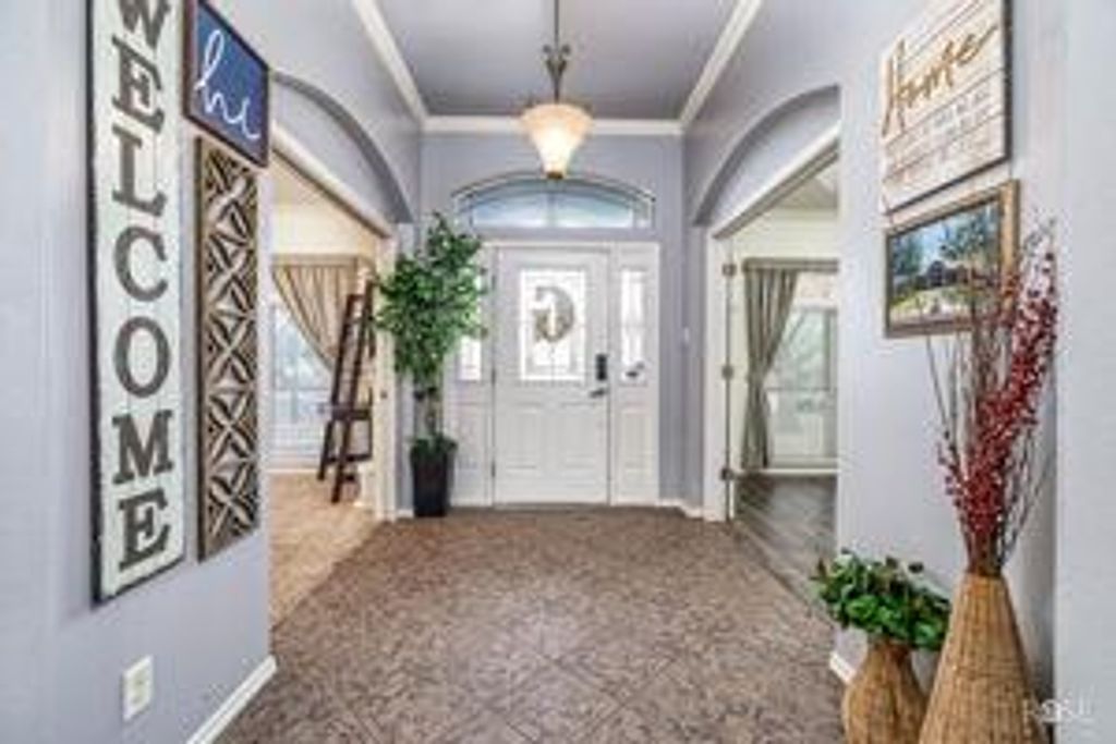 Image 5 of property listing at 6021 Stratford Ave, San Angelo, TX 76901