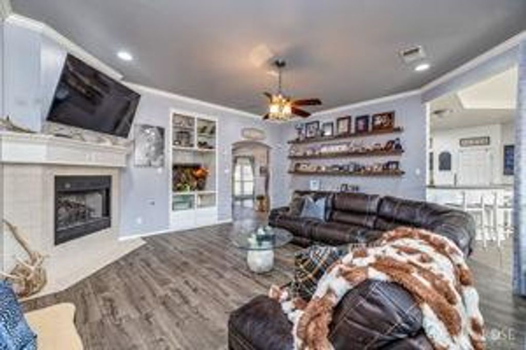 Image 6 of property listing at 6021 Stratford Ave, San Angelo, TX 76901