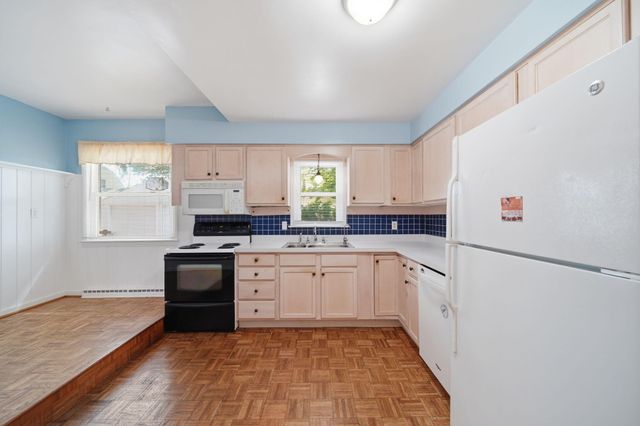 1005 S Grinnell Street, Jackson, MI 49203