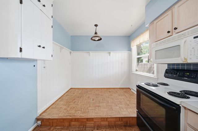 1005 S Grinnell Street, Jackson, MI 49203