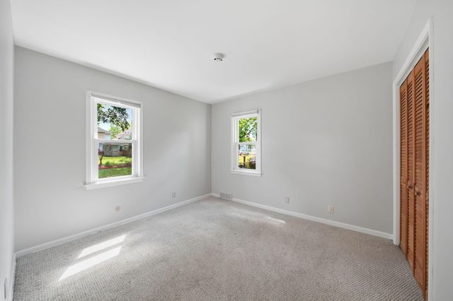 1005 S Grinnell Street, Jackson, MI 49203
