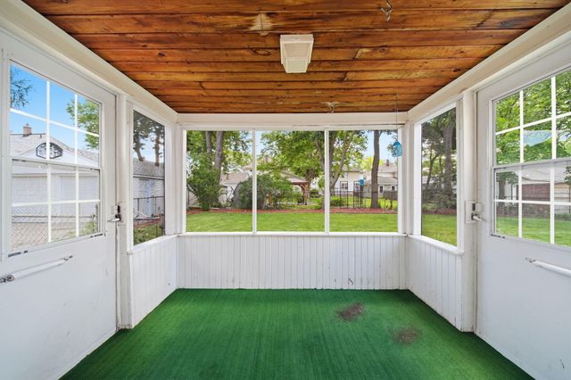 1005 S Grinnell Street, Jackson, MI 49203