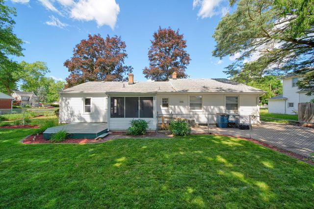 1005 S Grinnell Street, Jackson, MI 49203