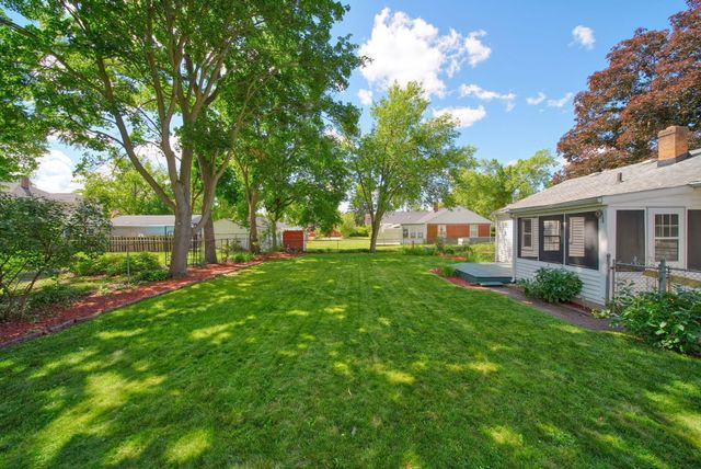 1005 S Grinnell Street, Jackson, MI 49203