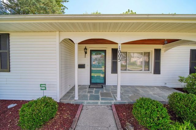 1005 S Grinnell Street, Jackson, MI 49203