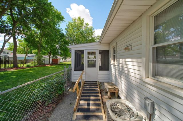 1005 S Grinnell Street, Jackson, MI 49203