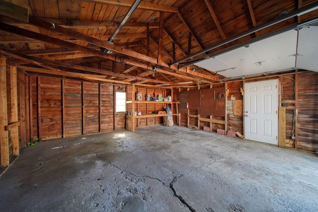 1005 S Grinnell Street, Jackson, MI 49203