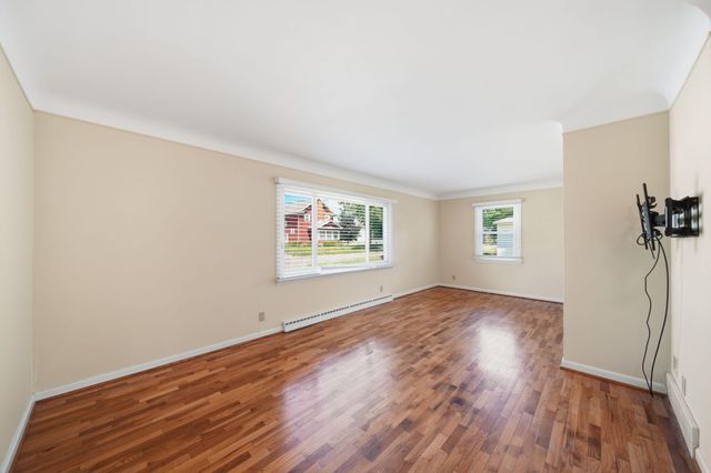 1005 S Grinnell Street, Jackson, MI 49203