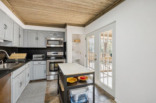 24617 Camwood Road, Huntsville, TX 77320