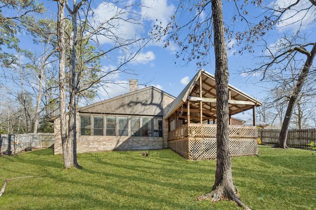 24617 Camwood Road, Huntsville, TX 77320