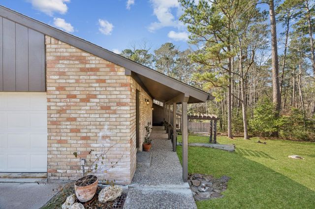 24617 Camwood Road, Huntsville, TX 77320
