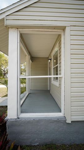 546 16TH AVENUE S, St Petersburg, FL 33701