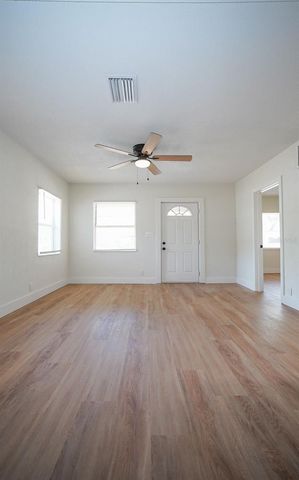 546 16TH AVENUE S, St Petersburg, FL 33701