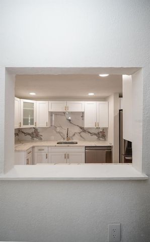 546 16TH AVENUE S, St Petersburg, FL 33701