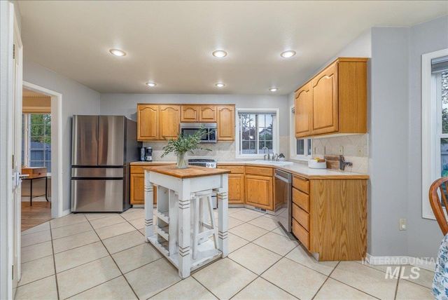 8689 W Atwater Dr, Boise, ID 83714