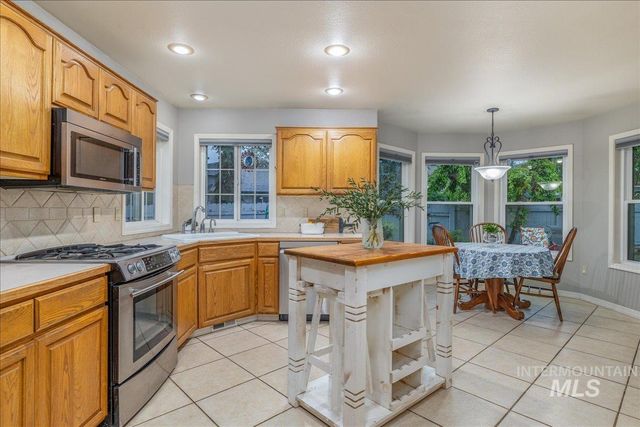 8689 W Atwater Dr, Boise, ID 83714