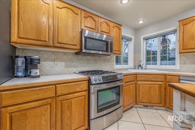 8689 W Atwater Dr, Boise, ID 83714