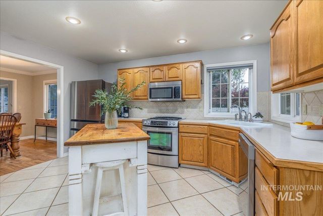 8689 W Atwater Dr, Boise, ID 83714